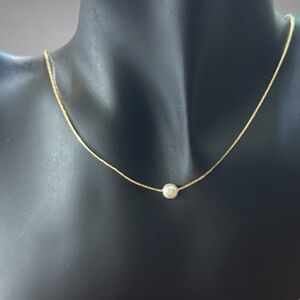 MINIMALIST FAUX PEARL NECKLACE
